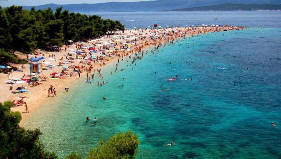 KAKO SLOVENCI SLUŽIMO S HRVAŠKIM TURISTIČNIM BUMOM