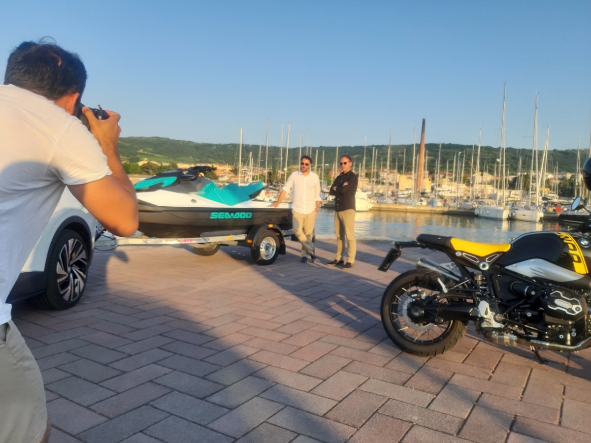 TOWING A SEA-DOO GTI WITH AN ELECTRIC CAR